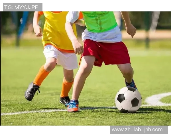 足球运动中臀部疼痛的原因及预防方法详解